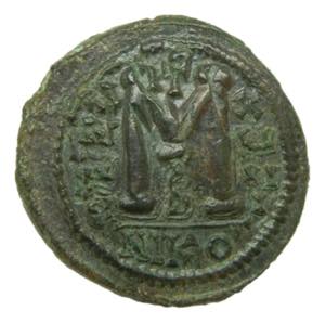 JUSTINIANO I (527-565 dC). Follis. ... 