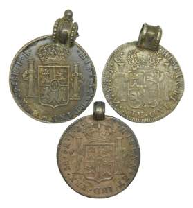 Lote 3 monedas 8 reales. 1792-1794 1818. ... 