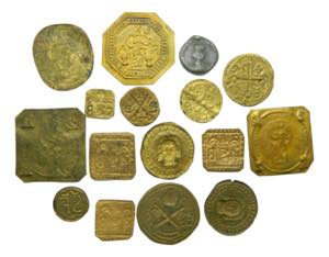 Lote 16 pellofas. Monedas locales. A ... 