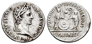 Augusto. Denario. 7-6 a.C. Lugdunum. ... 