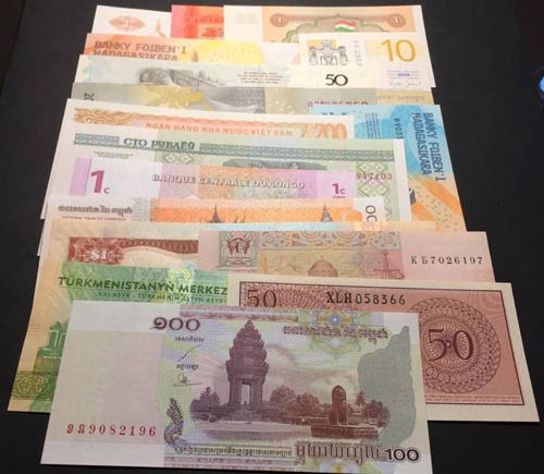 Total 15 UNC banknotes of ... 