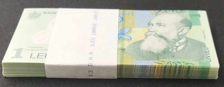(Total 100 consecutive banknotes), ... 
