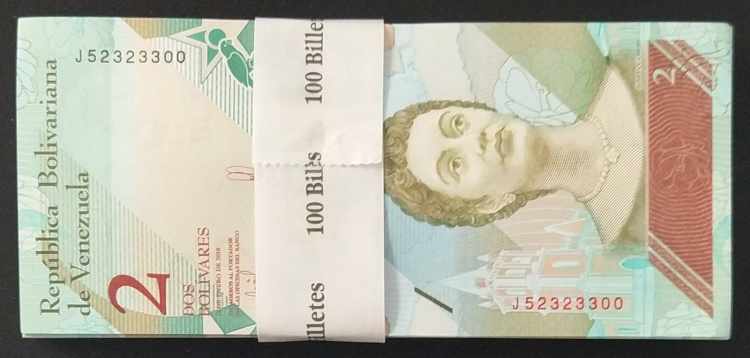 (Total 100 Banknotes), Banco ... 