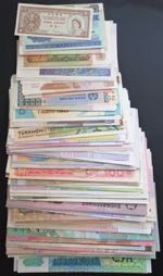 Mix Lot, UNC, Total 200 Banknotes