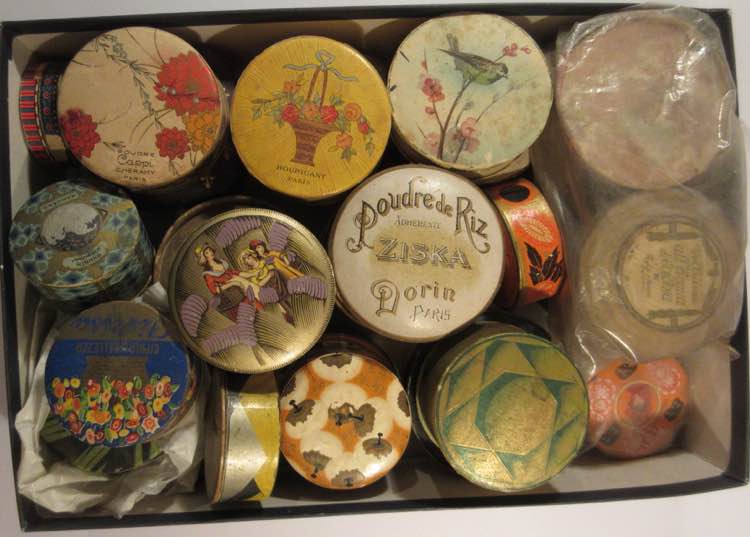 ANTIQUES - Boxes of face powder - ... 