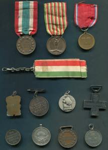Militaria - Lot of 11 merit and souvenir ... 