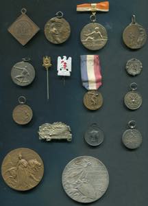 Sport - Lot of 16 medals ... 