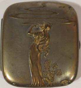 Cigarette case, with relief in Art Nouveau ... 