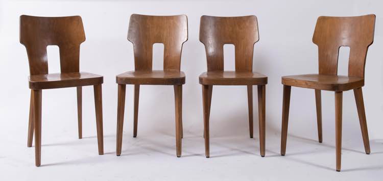 Quattro sedie in legno. Prod. ... 