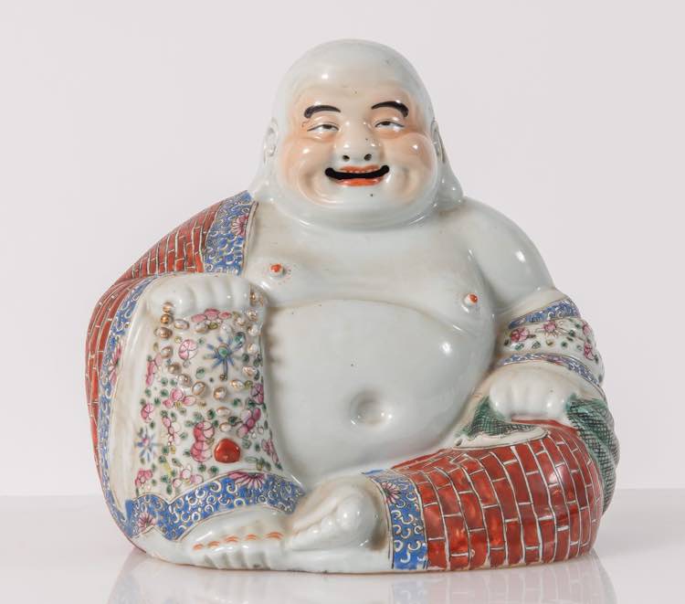 Buddha, scultura in porcellana. ... 