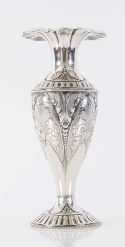 ITALIA, XX secolo. Vaso in argento ... 