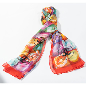 CHANEL Foulard in seta multicolore a ... 