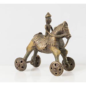 Cavallo - giocattolo in bronzo. Cm 16x15x9,5.