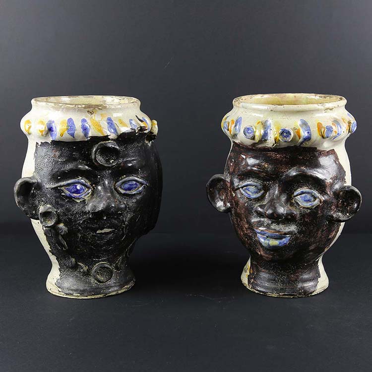 Due vasi in ceramica policromata ... 