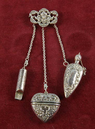 Chatelaine in argento con ... 