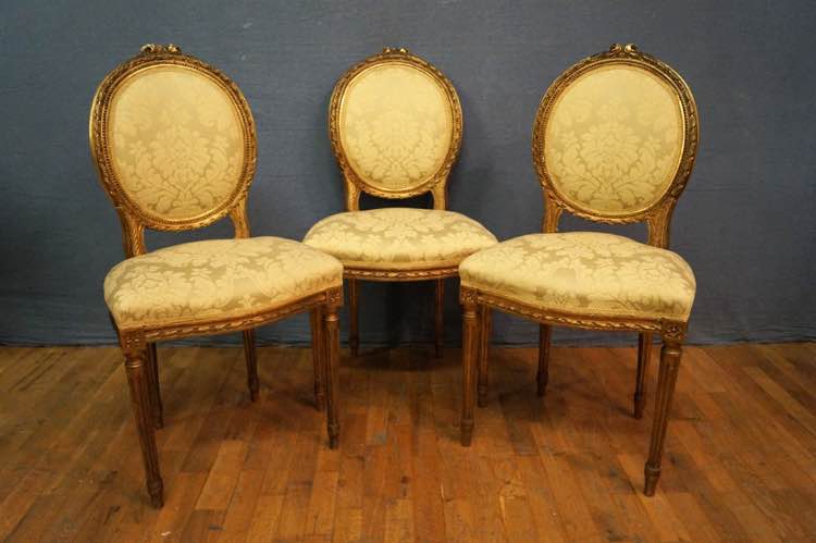 Tre sedie di linea Luigi XVI in ... 