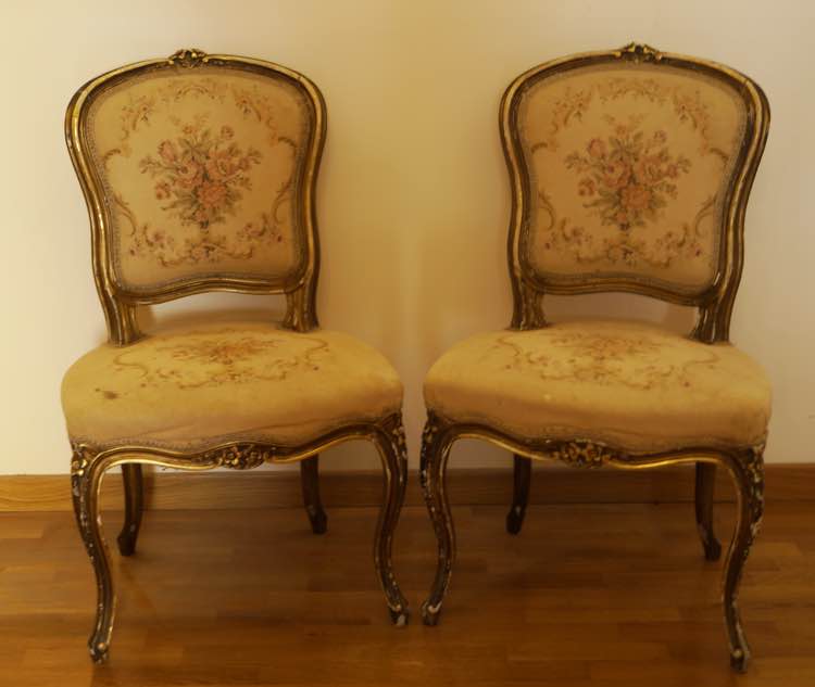 Due sedie di linea Luigi XV in ... 