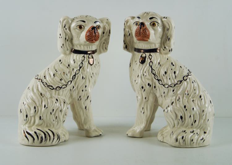 Coppia di sculture di cani in ... 