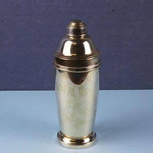 Shaker in argento liscio (h cm 23). peso gr. ... 