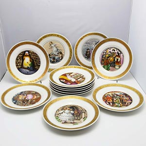 Serie di 12 piatti in porcellana ... 