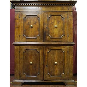 Credenza a due corpi in noce con ... 