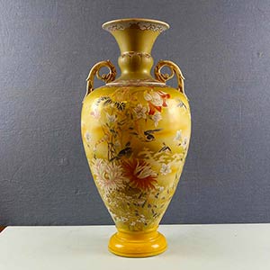 Grande vaso in ceramica gialla con corpo ... 