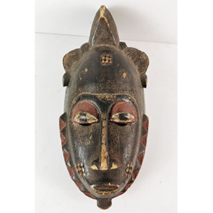 Maschera di antica tradizione tribale in ... 