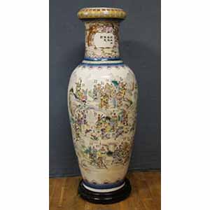 Grande vaso in porcellana dipinto a fiori e ... 