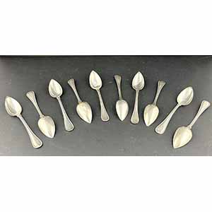 Dieci cucchiaini in argento liscio ( cm ... 