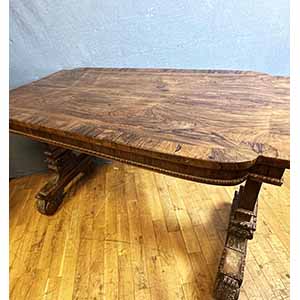 Tavolo in legno di palissandro con ... 