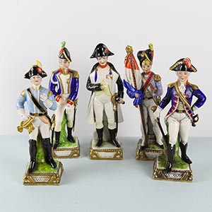Cinque figure di ufficiali napoleonici in ... 