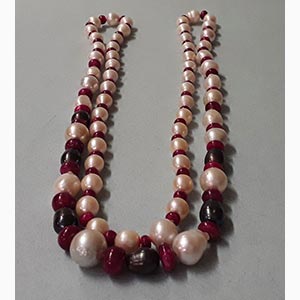 Lunga collana con perle e rubini (cm 114)