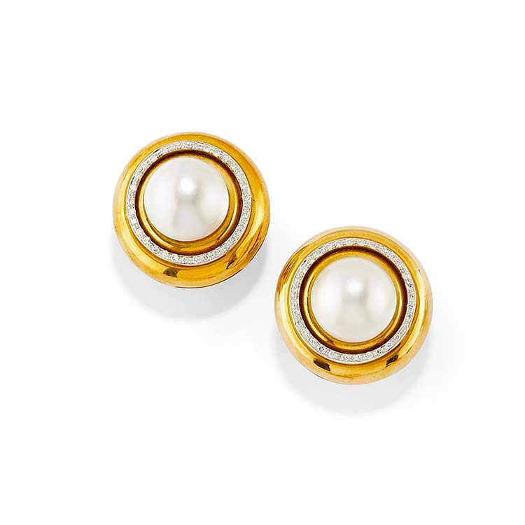 A 18K yellow gold, mabé pearl and ... 
