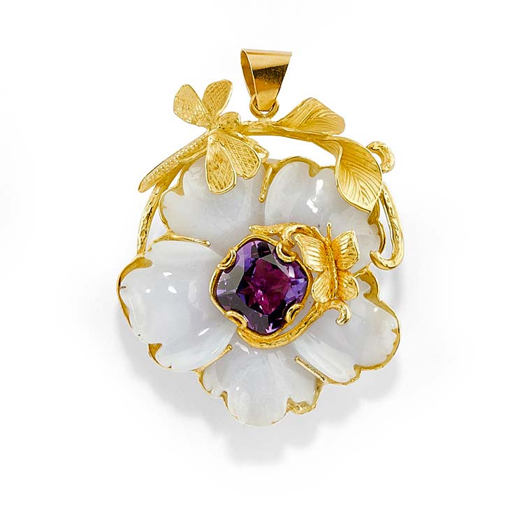 A 18K yellow gold, chalcedony and ... 