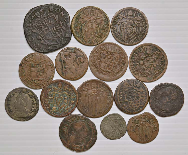 Papali. 15 monete anteriori al ... 