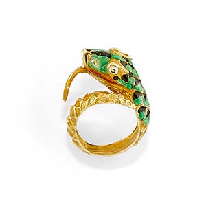 A 14K yellow gold and enamel ringWeight g ... 