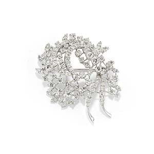 A 18K white gold and diamond broochWeight g ... 
