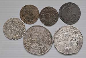 Olanda. Tre monete in argento, due in rame e ... 