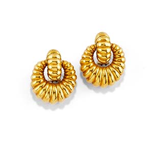 A 18K yellow gold earringsWeight g 34,80 cm ... 