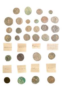 IMPERO ROMANO - Lotto di 30 monete in bronzo ... 