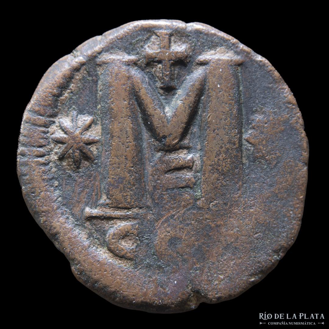 Byzantine. Justinian I 527-564AD. AE Follis ... 