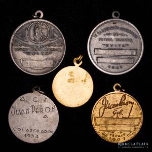Argentina. Perón y Evita. Lote x 5 medallas ... 