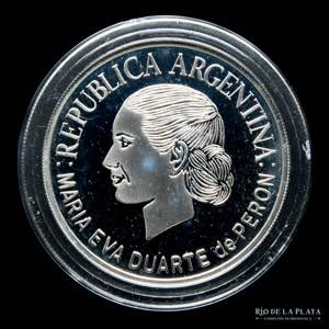 Argentina. 1 Peso 2002. ... 