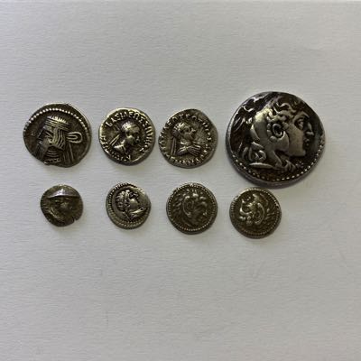 Ancient coins (7)
Sold as is ... 
