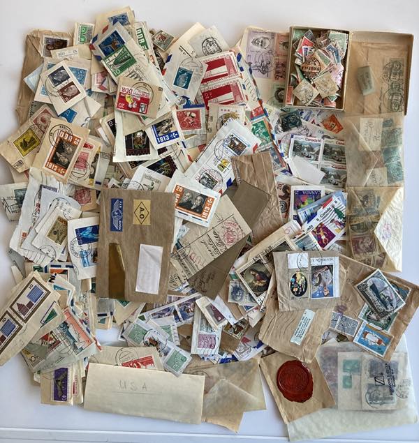 Group of mostly cancelled stamps: ... 