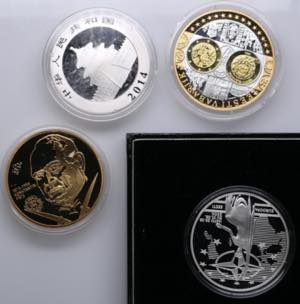 Collection of Commemorative coins, medals: ... 