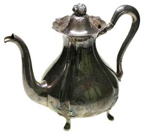 Silver teapot
843.66 g.