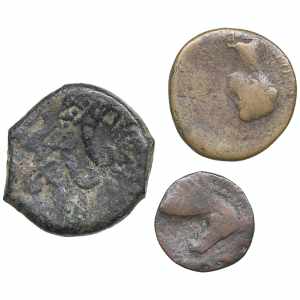Greek and Roman coins (3) Various condition. ... 