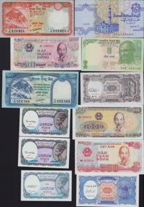 Lot of World paper money: Egypt, Nepal, Viet ... 