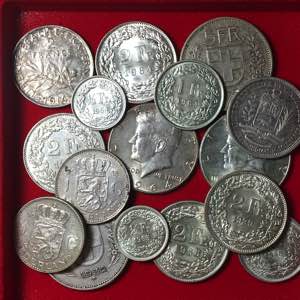 World Coins. Lotto 16 monete mondiali in ... 